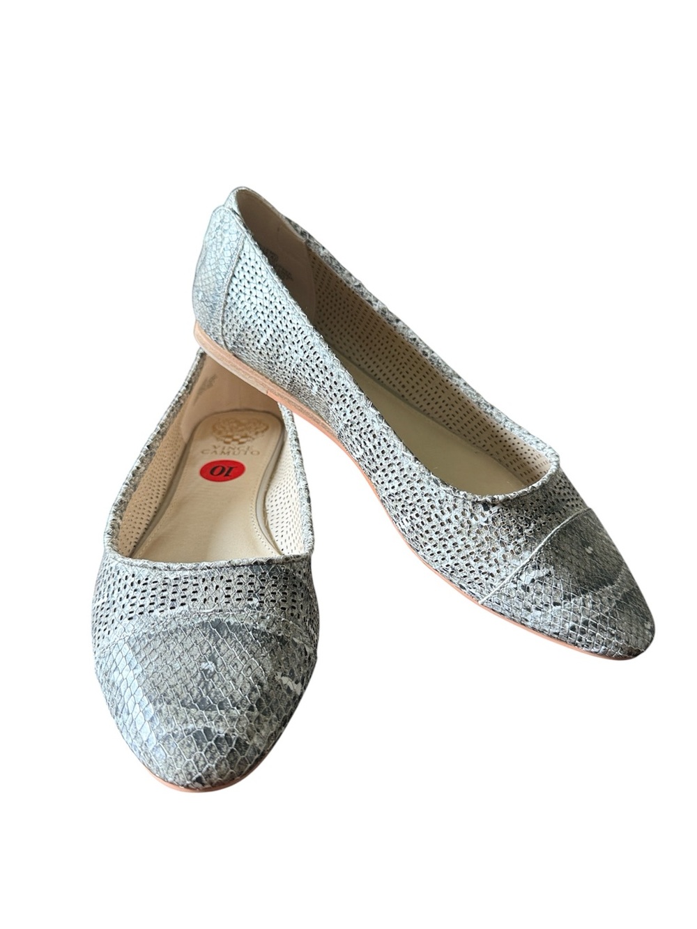 Vince Camuto Silver Gray Snakeskin Pointed Toe Flats Style: Lemel, Size 10M